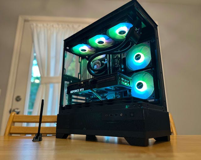 GeForce RTX 4090 with  Core i9-13900K with  32GB RAM with	 4TB